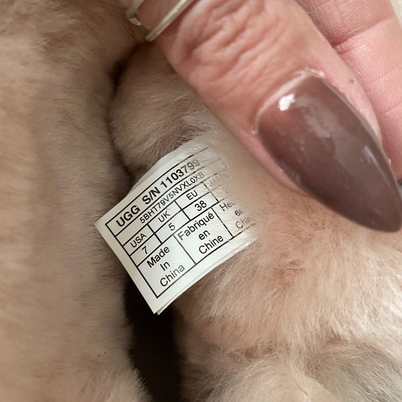 UGG BRAND NEW pink boots - Picture 4 of 8